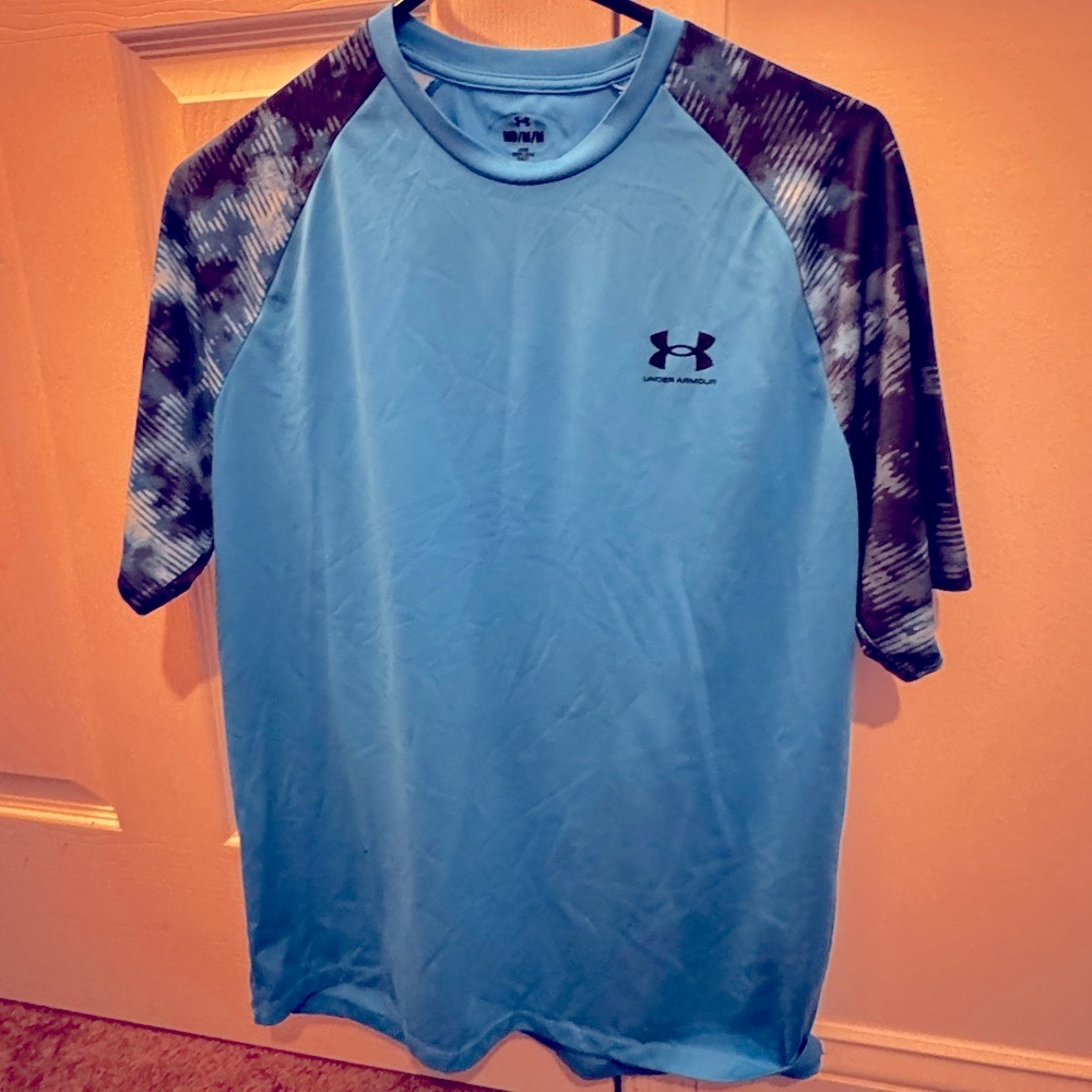 Under Armour Blue Graphic Sleeve T-Shirt